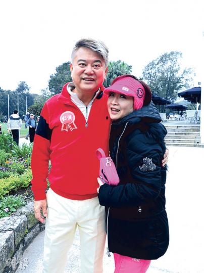 阿叻與秀姑不時拍拖打高爾夫球，既是興趣又可以為慈善出力。（攝影﹕林蘊兒）陳展鵬學打高爾夫球6年，但球技麻麻。（攝影﹕林蘊兒）
