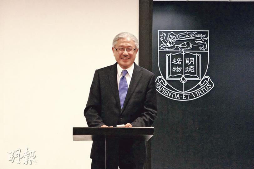 生於上海、在港長大的國際心血管權威曹文凱是美國國家醫學院首名華人院長。他回顧昔日在異地求學不敢與人攀談,故鼓勵華人學生要更主動表現自己,爭取更高成就。(梁杏怡攝) 生於上海、在港長大的國際心血管權威曹文凱是美國國家醫學院首名華人院長。他回顧昔日在異地求學不敢與人攀談,故鼓勵華人學生要更主動表現自己,爭取更高成就。(梁杏怡攝)