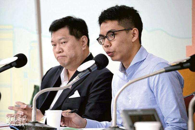 《學苑》前總編輯劉以正(右)昨以2014年蘇格蘭舉行獨立公投作例,表示香港不需要以武力或軍事裝備去推翻特區政府。中澳法學交流基金會主席馬恩國(左)反駁,蘇格蘭有公投是由於英國國會批准,但人大不會容許香港獨立。(馮凱鍵攝) 《學苑》前總編輯劉以正(右)昨以2014年蘇格蘭舉行獨立公投作例,表示香港不需要以武力或軍事裝備去推翻特區政府。中澳法學交流基金會主席馬恩國(左)反駁,蘇格蘭有公投是由於英國國會批准,但人大不會容許香港獨立。(馮凱鍵攝)