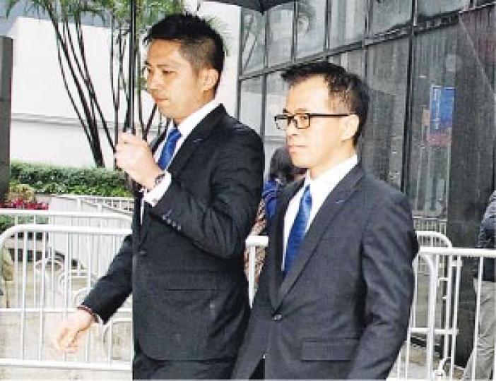 「七警」涉襲擊公民黨成員曾健超的案件,將如期在6月1日開審,預計審期20日。圖為其中兩名被告九龍城偵緝警員關嘉豪(左)及觀塘反黑組偵緝警長白榮斌(右)。(林俊源攝) 「七警」涉襲擊公民黨成員曾健超的案件,將如期在6月1日開審,預計審期20日。圖為其中兩名被告九龍城偵緝警員關嘉豪(左)及觀塘反黑組偵緝警長白榮斌(右)。(林俊源攝)