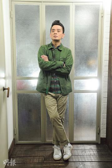 黃耀明《美麗的呼聲聽證會》「明」抽亞視水,但初衷是向音樂文化致敬。他表示演唱會並非懷舊金曲夜,年輕觀眾可當新歌發布會。(攝影:孫華中)明哥認為做自己喜歡的工作才會快樂,毋須向錢看。(攝影:孫華中) 黃耀明《美麗的呼聲聽證會》「明」抽亞視水,但初衷是向音樂文化致敬。他表示演唱會並非懷舊金曲夜,年輕觀眾可當新歌發布會。(攝影:孫華中)明哥認為做自己喜歡的工作才會快樂,毋須向錢看。(攝影:孫華中)