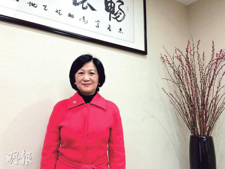 新民黨主席葉劉淑儀(圖)帶團赴福建考察時接受訪問,認為特首要具備「實幹與民心」的條件,至於她自己會否參選,她就以這問題假設性太大為由未直接回答。(渠贇攝) 新民黨主席葉劉淑儀(圖)帶團赴福建考察時接受訪問,認為特首要具備「實幹與民心」的條件,至於她自己會否參選,她就以這問題假設性太大為由未直接回答。(渠贇攝)