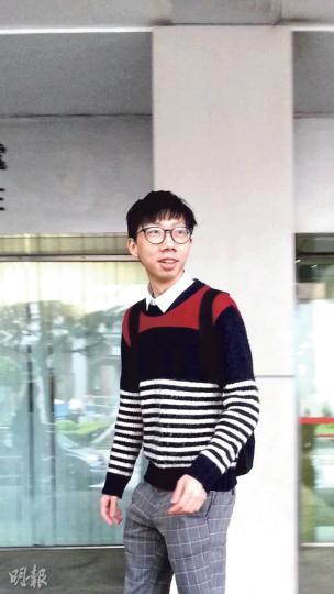 顏展豐在庭外稱,清楚整件事發生經過,沒太大擔心,如今獲判無罪感到「鬆晒」。(羅霜寧攝) 顏展豐在庭外稱,清楚整件事發生經過,沒太大擔心,如今獲判無罪感到「鬆晒」。(羅霜寧攝)