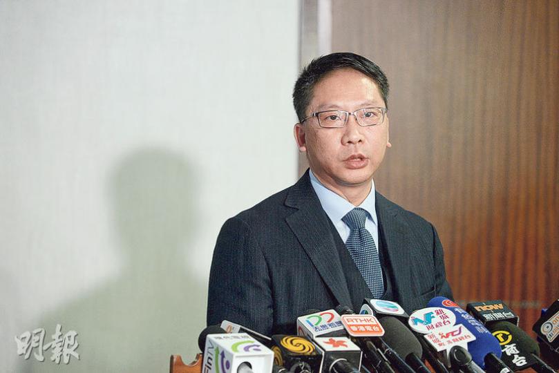 律政司長袁國強昨表示，留意到「香港民族黨」早前在記者會講述其政治理念和行動時，可能會採取一些手段，律政司有必要密切留意其日後的行動。（鍾林枝攝）政務司長林鄭月娥表示，提出港獨是錯事，希望社會所有人看清事情本質，有關言論是違反「一國兩制」和《基本法》，也完全罔顧香港700萬人福祉，應受譴責。（鍾林枝攝）