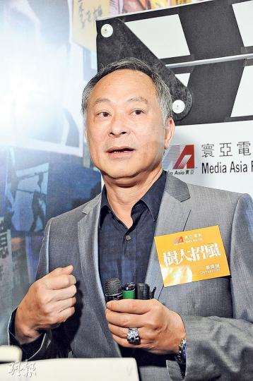 杜琪峯前晚出席電影《樹大招風》慈善首映,發表《十年》奪金像獎「最佳電影」的一番意見。(攝影:娛樂組) 杜琪峯前晚出席電影《樹大招風》慈善首映,發表《十年》奪金像獎「最佳電影」的一番意見。(攝影:娛樂組)