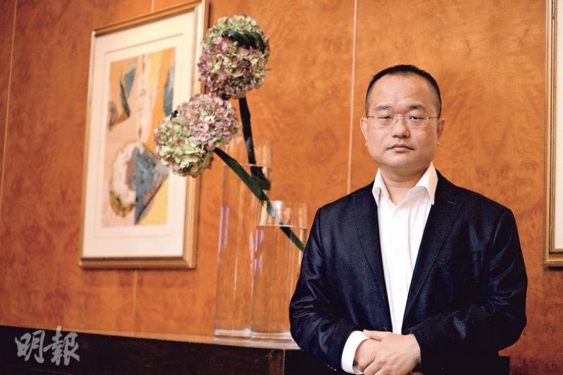 瑞信董事總經理兼中國研究部主管陳昌華認為,非銀行金融機構的信貸風險令人憂慮,「它們的業務性質如銀行相若,但不像銀行一樣要受貸存比率及存款準備金率等限制,風險可想而知」。(黃志東攝) 瑞信董事總經理兼中國研究部主管陳昌華認為,非銀行金融機構的信貸風險令人憂慮,「它們的業務性質如銀行相若,但不像銀行一樣要受貸存比率及存款準備金率等限制,風險可想而知」。(黃志東攝)