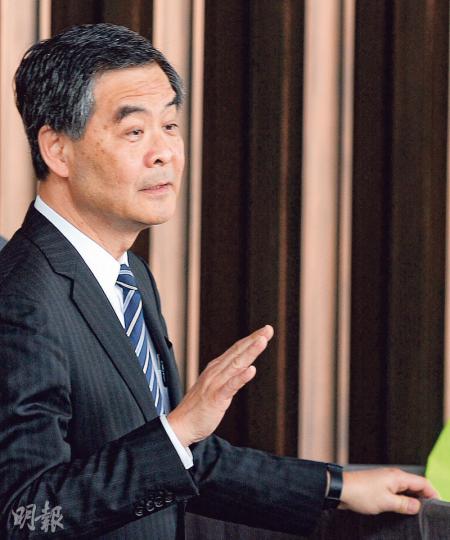特首梁振英昨重申,《中英聯合聲明》保障香港的生活方式等50年不變,但不包括主權問題,強調香港是中國一部分,並無時限。(劉焌陶攝) 特首梁振英昨重申,《中英聯合聲明》保障香港的生活方式等50年不變,但不包括主權問題,強調香港是中國一部分,並無時限。(劉焌陶攝)