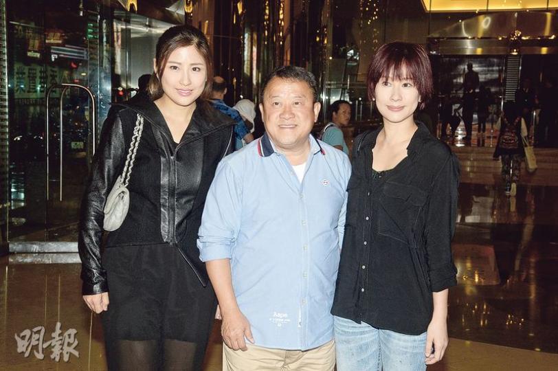 周家蔚(左起)、曾志偉與文頌嫻昨晚出席慈善齋宴,兩位人母順道賀志偉生日。(攝影:孫華中)曾國祥前晚偕同女友王敏奕一起出席派對。(攝影:孫華中) 周家蔚(左起)、曾志偉與文頌嫻昨晚出席慈善齋宴,兩位人母順道賀志偉生日。(攝影:孫華中)曾國祥前晚偕同女友王敏奕一起出席派對。(攝影:孫華中)