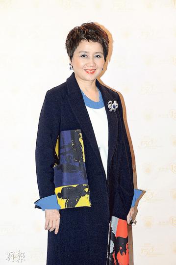 四太盛裝出席保良局聯歡晚宴。(攝影:鍾偉茵)鄧鉅明與宣宏雁的二仔年尾結婚,他們笑言會叫兒子開turbo造人。(攝影:鍾偉茵) 四太盛裝出席保良局聯歡晚宴。(攝影:鍾偉茵)鄧鉅明與宣宏雁的二仔年尾結婚,他們笑言會叫兒子開turbo造人。(攝影:鍾偉茵)