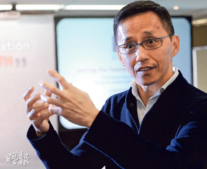 香港寬頻行政總裁楊主光表示,截至2月底止上半財年公司上客量3.8萬戶,預料下半財年上客量可加快至6.2萬戶。(劉焌陶攝) 香港寬頻行政總裁楊主光表示,截至2月底止上半財年公司上客量3.8萬戶,預料下半財年上客量可加快至6.2萬戶。(劉焌陶攝)