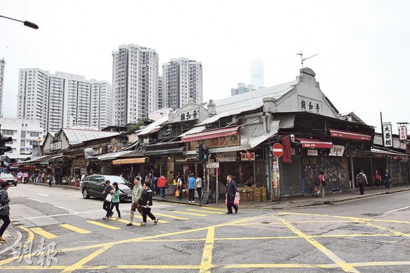 有逾百年歷史的油麻地果欄（圖），重置問題多年未解決，審計報告指政府1969年已決定重置果欄，惟事隔47年仍未成事。（李紹昌攝）