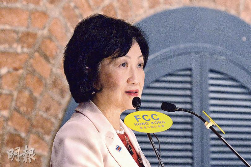 葉劉淑儀噚日出席外國記者會午餐會致辭時,話年輕人去選立法會「比起去旺角掟磚好好多」。(楊柏賢攝) 葉劉淑儀噚日出席外國記者會午餐會致辭時,話年輕人去選立法會「比起去旺角掟磚好好多」。(楊柏賢攝)