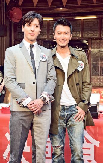 鄭容和(左)與謝霆鋒(右)兩位韓、港男神,今次合作實行鬥型鬥演技。(攝影:梁迺楠)唐嫣跟兩位男神合作,未知會否被電暈呢?(攝影:梁迺楠)霍汶希以總製片人身分現身開鏡儀式。(攝影:梁迺楠)鄭容和對上香儀式有點陌生。(攝影:梁迺楠)鄭容和(左)與謝霆鋒(右)送上「乳豬蛋糕」作禮物,令葛優(中)驚喜萬分。(攝影:梁迺楠)霆鋒拜「味王」葛優為師。(攝影:梁迺楠)鄭容和跟拍檔白冰成為大批鏡頭的焦點。(攝影:梁迺楠) 鄭容和(左)與謝霆鋒(右)兩位韓、港男神,今次合作實行鬥型鬥演技。(攝影:梁迺楠)唐嫣跟兩位男神合作,未知會否被電暈呢?(攝影:梁迺楠)霍汶希以總製片人身分現身開鏡儀式。(攝影:梁迺楠)鄭容和對上香儀式有點陌生。(攝影:梁迺楠)鄭容和(左)與謝霆鋒(右)送上「乳豬蛋糕」作禮物,令葛優(中)驚喜萬分。(攝影:梁迺楠)霆鋒拜「味王」葛優為師。(攝影:梁迺楠)鄭容和跟拍檔白冰成為大批鏡頭的焦點。(攝影:梁迺楠)
