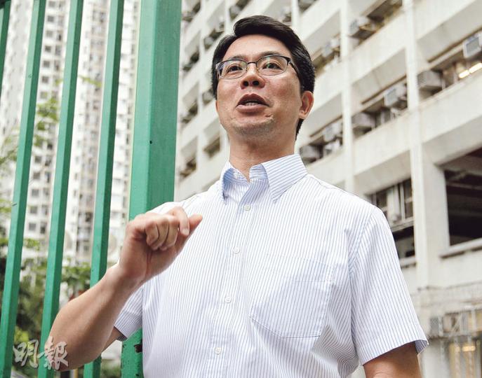 樂善堂劉德學校是參與試行小三TSA的逾50間小學之一,校長歐耀輝表示,試後教師反映題目較往年淺,也更為生活化,相信學生能應付,僅少數學生表示看圖說故事只有1分鐘,不夠時間講述完整故事。(郭慶輝攝) 樂善堂劉德學校是參與試行小三TSA的逾50間小學之一,校長歐耀輝表示,試後教師反映題目較往年淺,也更為生活化,相信學生能應付,僅少數學生表示看圖說故事只有1分鐘,不夠時間講述完整故事。(郭慶輝攝)