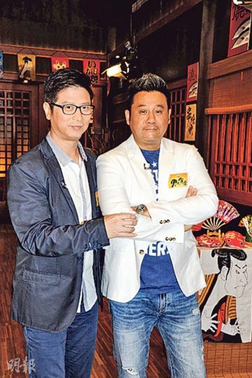 李錦聯(左)與麥長青(右)錄影《男人食堂》大談中年危機。(攝影﹕陳釗) 李錦聯(左)與麥長青(右)錄影《男人食堂》大談中年危機。(攝影﹕陳釗)