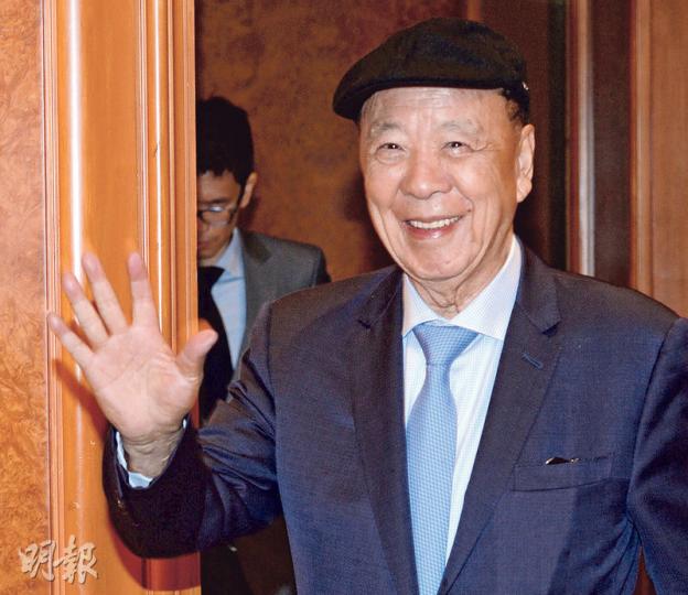 銀河娛樂主席呂志和(圖)表示,年初至今博彩業務表現企穩,而五一黃金周業績亦符合預期,行業應該可說是已經見底。(劉焌陶攝) 銀河娛樂主席呂志和(圖)表示,年初至今博彩業務表現企穩,而五一黃金周業績亦符合預期,行業應該可說是已經見底。(劉焌陶攝)