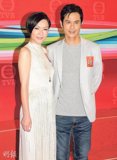 鄭嘉穎(右)與田蕊妮為新劇《迷》試造型,一個扮小男人,一個挑戰奸角。(攝影:孫華中)王心慰承認暫時抽起羅鈞滿(圓圖)的角色,對方有致電道歉,如果他汲取教訓,她樂意給予機會。(攝影:孫華中)吳業坤(左)與賴慰玲有感情戲,他希望會有惜惜。(攝影:孫華中) 鄭嘉穎(右)與田蕊妮為新劇《迷》試造型,一個扮小男人,一個挑戰奸角。(攝影:孫華中)王心慰承認暫時抽起羅鈞滿(圓圖)的角色,對方有致電道歉,如果他汲取教訓,她樂意給予機會。(攝影:孫華中)吳業坤(左)與賴慰玲有感情戲,他希望會有惜惜。(攝影:孫華中)