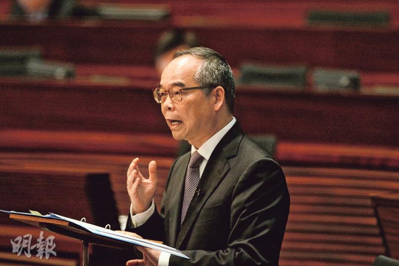 民政事務局長劉江華回應康文署要求刪除「國立」字眼事件,指局方認為不需為此制訂指引,康文署與團體應有商有量,加強溝通。(林俊源攝) 民政事務局長劉江華回應康文署要求刪除「國立」字眼事件,指局方認為不需為此制訂指引,康文署與團體應有商有量,加強溝通。(林俊源攝)