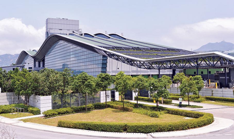 T.PARK佔地7公頃,當中七成是綠化面積,設戶外花園及噴泉等,供公眾免費預約參觀。(馮凱鍵攝)T.PARK共有3個水療池,分別為熱水、凍水及室溫池,池邊設落地玻璃。(馮凱鍵攝) T.PARK佔地7公頃,當中七成是綠化面積,設戶外花園及噴泉等,供公眾免費預約參觀。(馮凱鍵攝)T.PARK共有3個水療池,分別為熱水、凍水及室溫池,池邊設落地玻璃。(馮凱鍵攝)