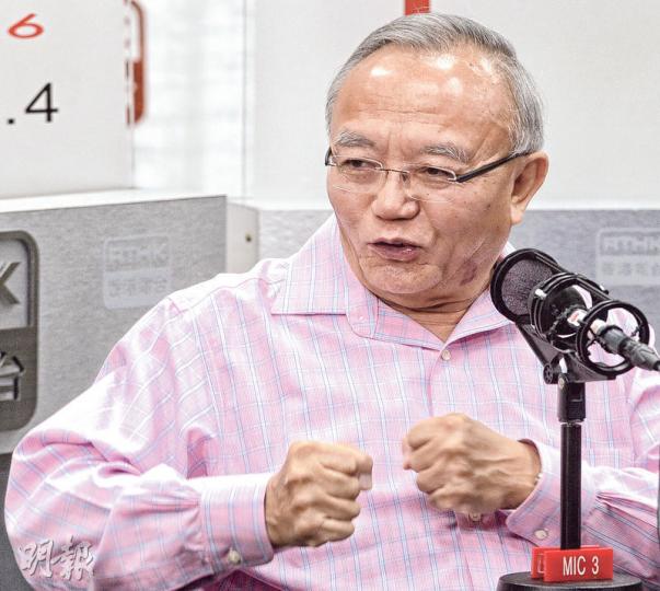 港澳研究會副會長劉兆佳說,不認為人大委員長張德江有就下任特首人選傳達信息。(劉焌陶攝) 港澳研究會副會長劉兆佳說,不認為人大委員長張德江有就下任特首人選傳達信息。(劉焌陶攝)