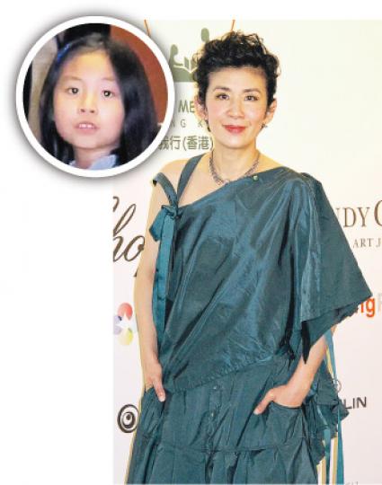 吳君如爆女兒陳是知(圓圖)最近愛上聽父母的成長故事。(攝影:鍾一虹) 吳君如爆女兒陳是知(圓圖)最近愛上聽父母的成長故事。(攝影:鍾一虹)