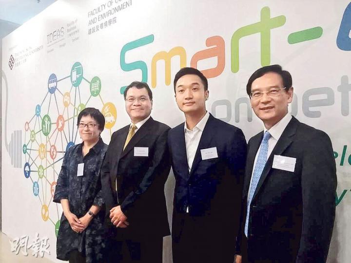 立法會議員謝偉銓(右一)稱,本月底將與屋宇署及規劃署開會,進一步提出優化審批程序,冀縮短物業發展期。(劉詠怡攝) 立法會議員謝偉銓(右一)稱,本月底將與屋宇署及規劃署開會,進一步提出優化審批程序,冀縮短物業發展期。(劉詠怡攝)