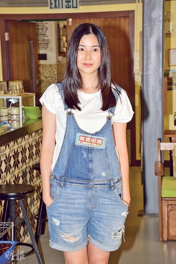 蒙嘉慧昨出席港台處境劇拜神開鏡儀式,明顯發福不少。(攝影﹕粱迺楠)新婚鄭敬基感激太太關心繼女。(攝影﹕粱迺楠) 蒙嘉慧昨出席港台處境劇拜神開鏡儀式,明顯發福不少。(攝影﹕粱迺楠)新婚鄭敬基感激太太關心繼女。(攝影﹕粱迺楠)