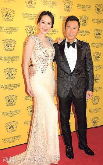 甄子丹難得在港,即孖住太太汪詩詩出席活動。(攝影﹕孫華中)楊洛婷表示下半年才努力造人。(攝影﹕孫華中) 甄子丹難得在港,即孖住太太汪詩詩出席活動。(攝影﹕孫華中)楊洛婷表示下半年才努力造人。(攝影﹕孫華中)
