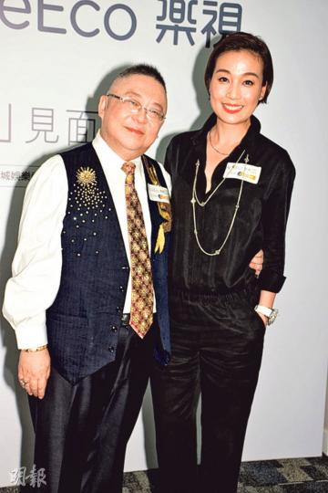 李居明(左)與江美儀(右)主持的風水節目會在樂視播映。(攝影:梁迺楠) 李居明(左)與江美儀(右)主持的風水節目會在樂視播映。(攝影:梁迺楠)