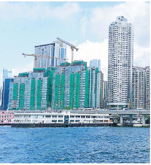 新地前北角邨項目包括住宅、酒店及商場等,其中第一期住宅部份名為海璇,由於前臨維港,料部分大單位可享海景。(劉焌陶攝) 新地前北角邨項目包括住宅、酒店及商場等,其中第一期住宅部份名為海璇,由於前臨維港,料部分大單位可享海景。(劉焌陶攝)