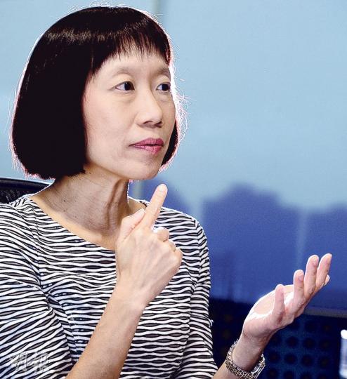 匯豐私人銀行董事總經理兼投資策略亞洲區主管范卓雲認為,現在是市場信心最薄弱的時候,卻同樣是最適合入市的時候,新興市場股票將會跑贏。(劉焌陶攝) 匯豐私人銀行董事總經理兼投資策略亞洲區主管范卓雲認為,現在是市場信心最薄弱的時候,卻同樣是最適合入市的時候,新興市場股票將會跑贏。(劉焌陶攝)