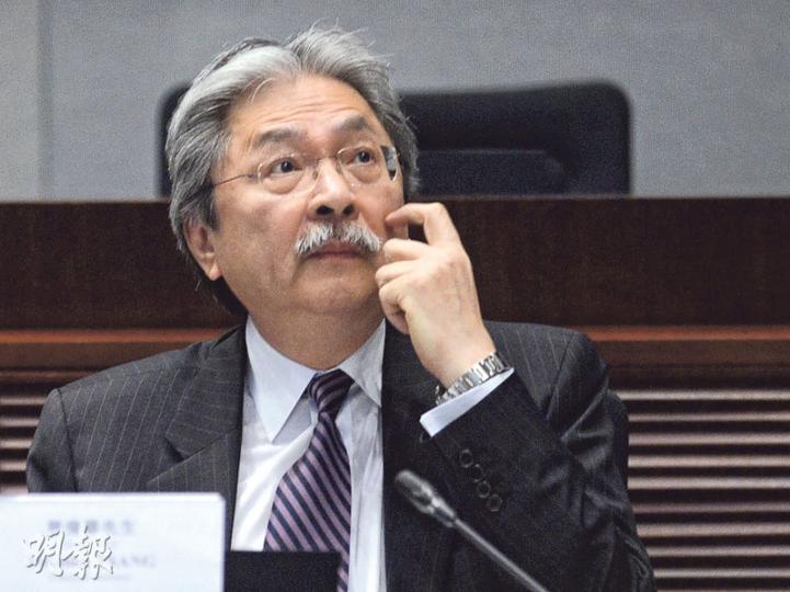財政司長曾俊華昨日出席立法會會議時表示,估計美聯儲不會於本月加息,要待英國脫歐公投過去後,機會才更大一點。(劉焌陶攝) 財政司長曾俊華昨日出席立法會會議時表示,估計美聯儲不會於本月加息,要待英國脫歐公投過去後,機會才更大一點。(劉焌陶攝)