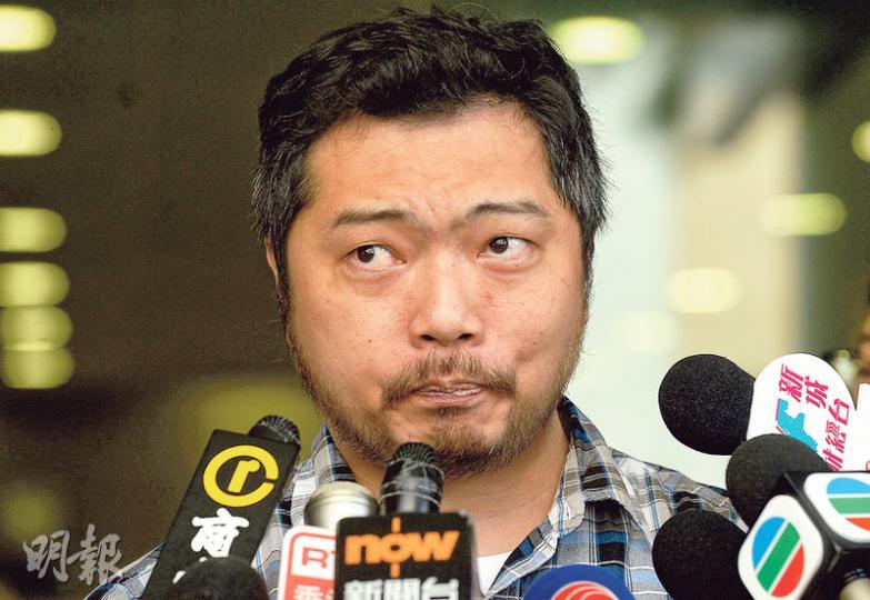 死者家屬蕭志強(圖)在庭外指裁決是意料之內。蕭感謝死因庭還原事實的大部分真相,指對家屬而言亦是一個交代。(楊柏賢攝) 死者家屬蕭志強(圖)在庭外指裁決是意料之內。蕭感謝死因庭還原事實的大部分真相,指對家屬而言亦是一個交代。(楊柏賢攝)
