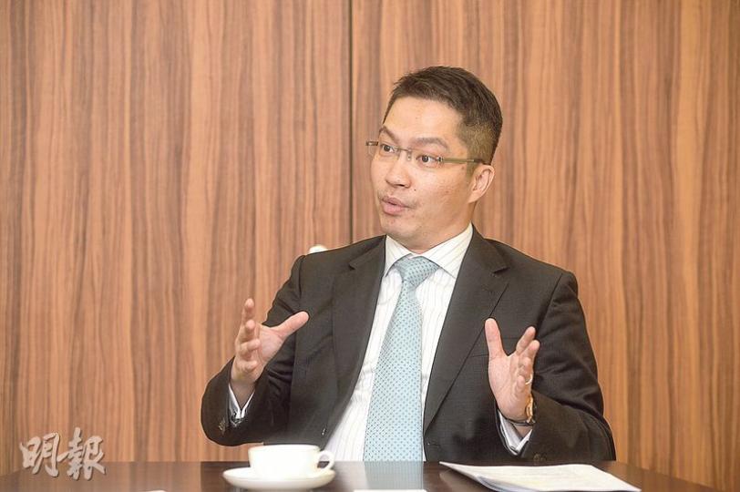 中國創聯教育首席財務官宋治強(圖)表示,公司多年前已營運網上教育課程,目標是將業務擴散至全國公務員。(鍾林枝攝) 中國創聯教育首席財務官宋治強(圖)表示,公司多年前已營運網上教育課程,目標是將業務擴散至全國公務員。(鍾林枝攝)