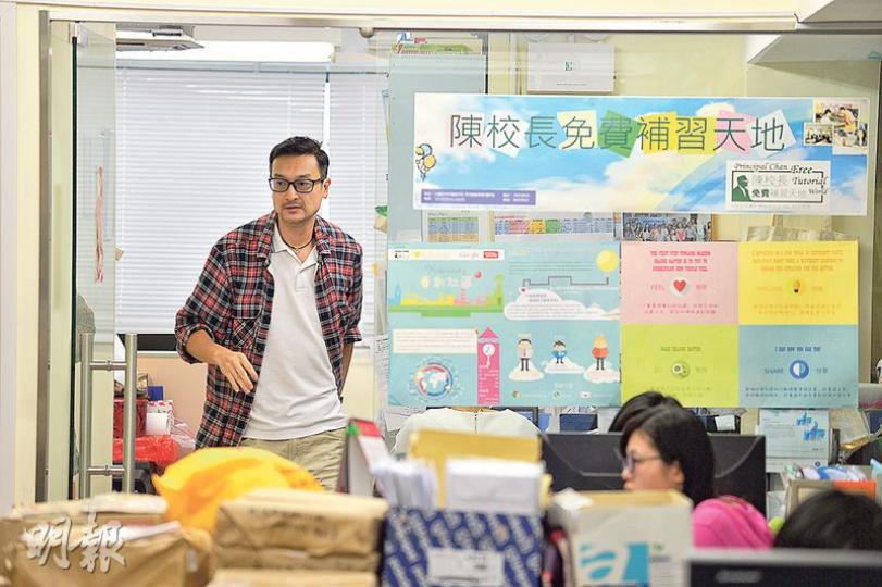 陳葒過去兩個月幾乎不眠不休照顧妻子，本來高高瘦瘦的他變得更瘦，且一臉倦容。（鄧宗弘攝）