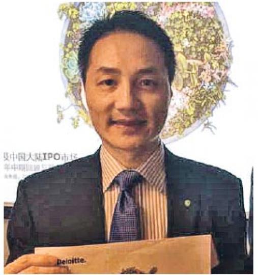 雖然今年上半年來港上市數目,表現差強人意,惟歐振興指出,料全年計以融資額計算,預料香港仍會留守全球新股市場首位。(溫婉婷攝) 雖然今年上半年來港上市數目,表現差強人意,惟歐振興指出,料全年計以融資額計算,預料香港仍會留守全球新股市場首位。(溫婉婷攝)