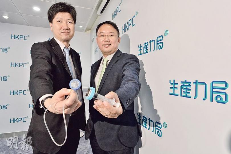 生產力促進局汽車及電子部醫療、光學及精密工程研發團隊首席顧問蘇文傑(右),以及智能製造及材料科技部高級顧問盧偉賢(左)認為,單是第一型糖尿病患者,對於「微針注射器」已經有很大的需求。(馮凱鍵攝) 生產力促進局汽車及電子部醫療、光學及精密工程研發團隊首席顧問蘇文傑(右),以及智能製造及材料科技部高級顧問盧偉賢(左)認為,單是第一型糖尿病患者,對於「微針注射器」已經有很大的需求。(馮凱鍵攝)
