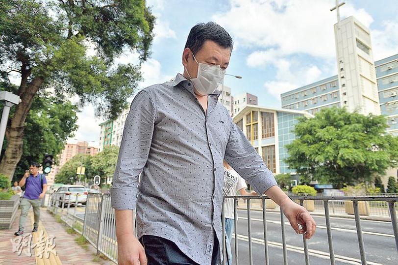 本港男導遊胡彥南（圖）涉襲擊內地旅客苗春起，昨被裁定兩項普通襲擊罪成，判囚5個月。胡彥南獲准保釋等候上訴。（鄧宗弘攝）