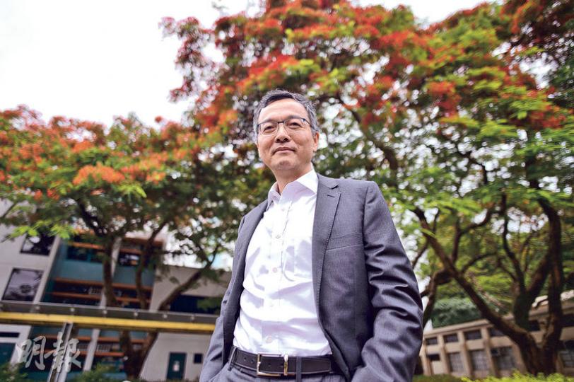 新任安老會主席林正財指現時商場座椅數量極少，不利長者光顧，社會存在歧視長者的情况，盼政府從規劃入手，改善社區設施。（馮凱鍵攝）