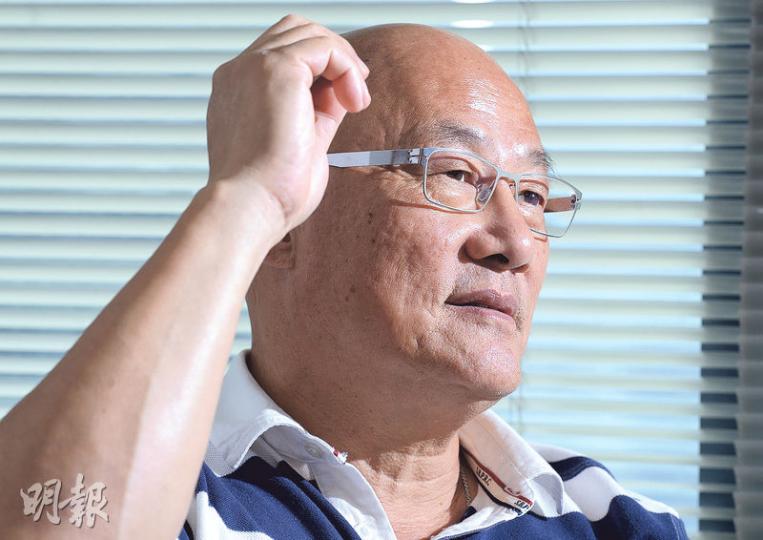 全職做了25年立法會議員,陳偉業說今次助社民連黃浩銘抬轎後,就會退任好好休息,摸索議員以外的生活。(劉焌陶攝) 全職做了25年立法會議員,陳偉業說今次助社民連黃浩銘抬轎後,就會退任好好休息,摸索議員以外的生活。(劉焌陶攝)