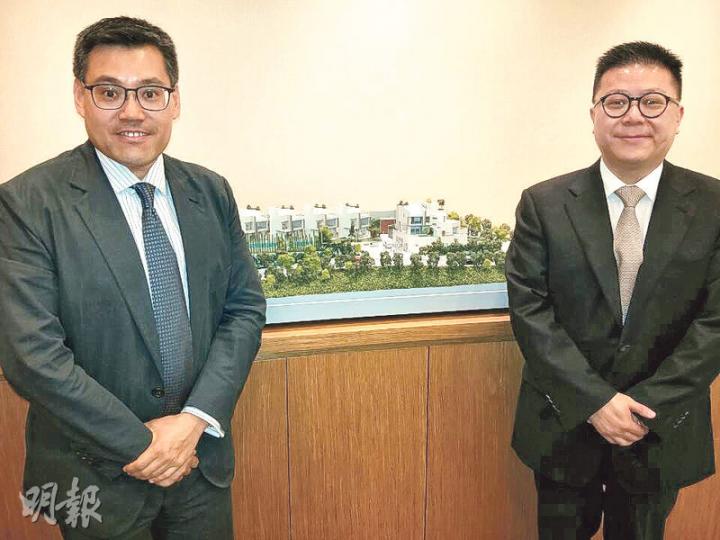國際集團行政總裁鄺祖盛（左）、大富控股董事總經理林建康認為，英國脫歐將令環球熱錢流入香港豪宅市場，料洋房及貴價屋地成交將趨活躍。至於西貢尚林，正部署短期開放示範洋房和招標。（林可為攝）