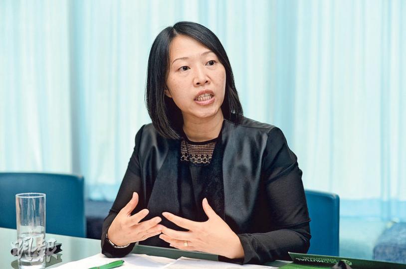 先機國際市場策劃經理王潔冰表示,國際退休金投資產品若能被與美國簽有CDTA司法管轄區的信託公司接受,可根據稅務協議,合法延遲納稅,令退休儲蓄款項得以滾存累積,於計劃終止時再納稅。(鍾林枝攝) 先機國際市場策劃經理王潔冰表示,國際退休金投資產品若能被與美國簽有CDTA司法管轄區的信託公司接受,可根據稅務協議,合法延遲納稅,令退休儲蓄款項得以滾存累積,於計劃終止時再納稅。(鍾林枝攝)