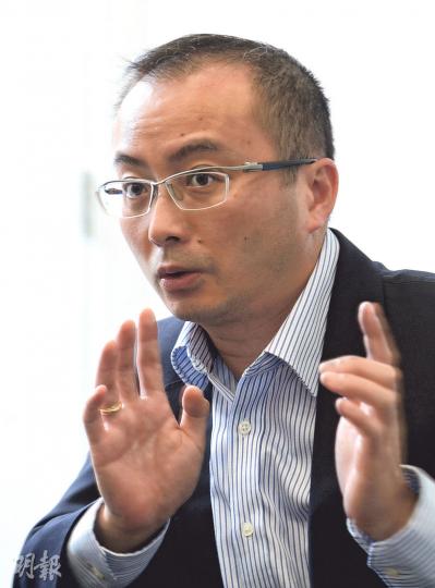 寶盛證券業務總監鄧智遠表示,近年該行的日股買賣活動持續增加,整體市場仍在觀察中,但仍十分樂觀。(劉焌陶攝) 寶盛證券業務總監鄧智遠表示,近年該行的日股買賣活動持續增加,整體市場仍在觀察中,但仍十分樂觀。(劉焌陶攝)