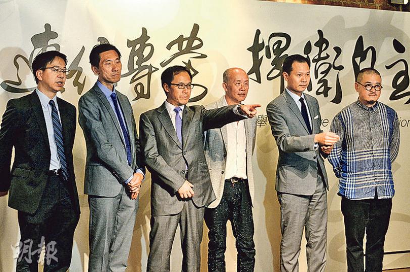 6名有意或已報名參選立法會功能界別的泛民人士,宣布合組聯盟推共同政綱。左起:莫乃光、姚松炎、梁繼昌、林禮昌、郭榮鏗和邵家臻。(楊柏賢攝) 6名有意或已報名參選立法會功能界別的泛民人士,宣布合組聯盟推共同政綱。左起:莫乃光、姚松炎、梁繼昌、林禮昌、郭榮鏗和邵家臻。(楊柏賢攝)