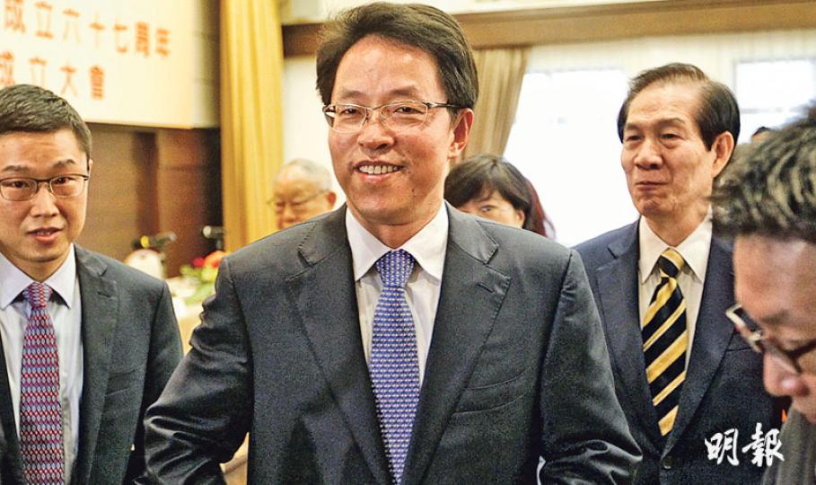 中聯辦主任張曉明（中）昨日在香港同胞國慶籌備委員會成立大會上致辭，質疑港獨支持者參加立法會選舉是否符合一國兩制和基本法，他強調中央政府絕無意使香港內地化。（郭慶輝攝）