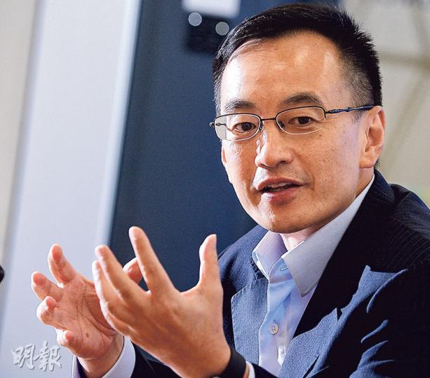 陳致強認為,英國脫歐後經濟很大機會步入衰退,而歐洲會否走向分化,目前仍難以估計,相信不少資金已從歐洲流入美國及亞洲。(劉焌陶攝)
陳致強認為,英國脫歐後經濟很大機會步入衰退,而歐洲會否走向分化,目前仍難以估計,相信不少資金已從歐洲流入美國及亞洲。(劉焌陶攝)