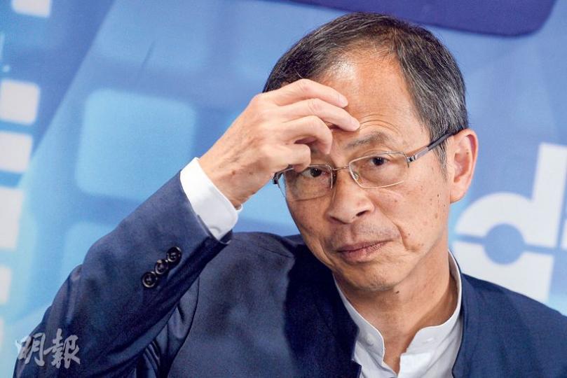 立法會主席曾鈺成(圖)接受電台訪問再被問到選特首問題,佢話要有自知之明,不過教育局前局長孫明揚就覺得曾主席係等待欽點。(劉焌陶攝) 立法會主席曾鈺成(圖)接受電台訪問再被問到選特首問題,佢話要有自知之明,不過教育局前局長孫明揚就覺得曾主席係等待欽點。(劉焌陶攝)