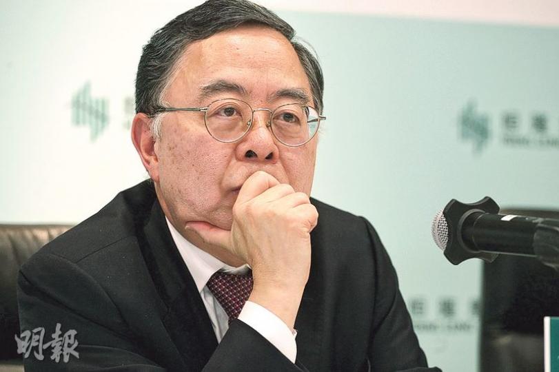 恒隆集團主席陳啟宗表示,近年已少見英國脫歐、恐怖襲擊、美國總統大選、中國經濟前景不明等眾多不明朗因素聚合起來,但是考慮到內地經濟每年仍保持5%至7%增長,內地消費市場仍保持增長下,他仍然看好在內地的商場發展。(李紹昌攝) 恒隆集團主席陳啟宗表示,近年已少見英國脫歐、恐怖襲擊、美國總統大選、中國經濟前景不明等眾多不明朗因素聚合起來,但是考慮到內地經濟每年仍保持5%至7%增長,內地消費市場仍保持增長下,他仍然看好在內地的商場發展。(李紹昌攝)