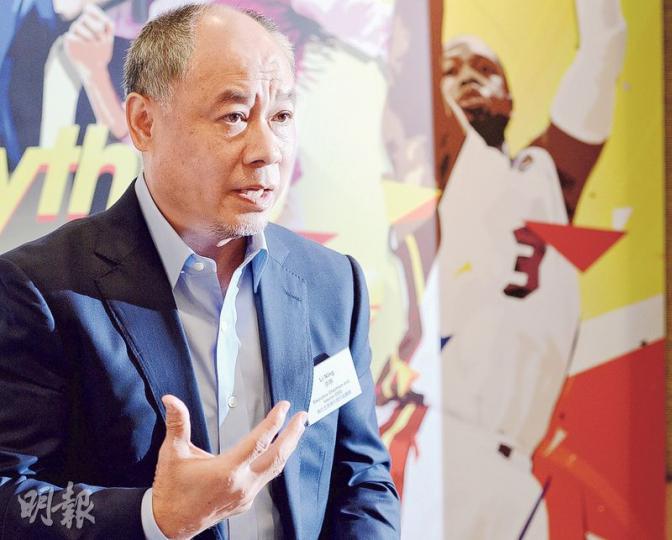 李寧集團上半年錄純利1.13億元人民幣,不過未有派發中期股息。執行主席李寧表示,相信投放資金於研發及提升消費體驗更有利集團發展。(劉焌陶攝) 李寧集團上半年錄純利1.13億元人民幣,不過未有派發中期股息。執行主席李寧表示,相信投放資金於研發及提升消費體驗更有利集團發展。(劉焌陶攝)