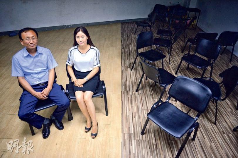脫北者都明學(左)和心美華(右)被指「背叛」國家而受牢獄之苦,為了自由,他們不惜一切離鄉別井逃至韓國,更加入協助脫北者組織,希望分享自身經歷,令更多人關注朝鮮人權。(鍾林枝攝) 脫北者都明學(左)和心美華(右)被指「背叛」國家而受牢獄之苦,為了自由,他們不惜一切離鄉別井逃至韓國,更加入協助脫北者組織,希望分享自身經歷,令更多人關注朝鮮人權。(鍾林枝攝)
